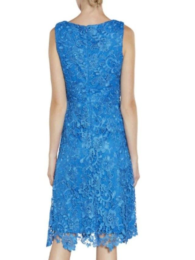 Sheath / Column Mother of the Bride Dress Elegant V Neck Knee Length Chiffon Lace Sleeveless with Ruching - RongMoon