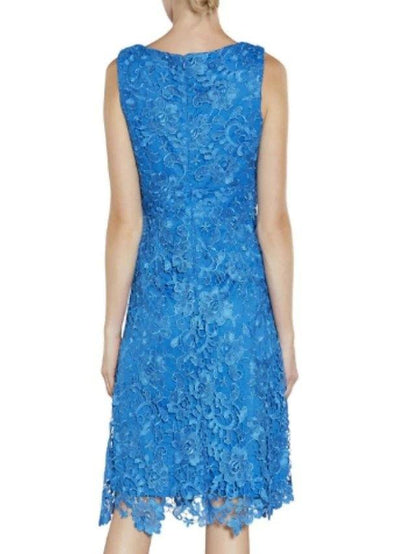 Sheath / Column Mother of the Bride Dress Elegant V Neck Knee Length Chiffon Lace Sleeveless with Ruching - RongMoon