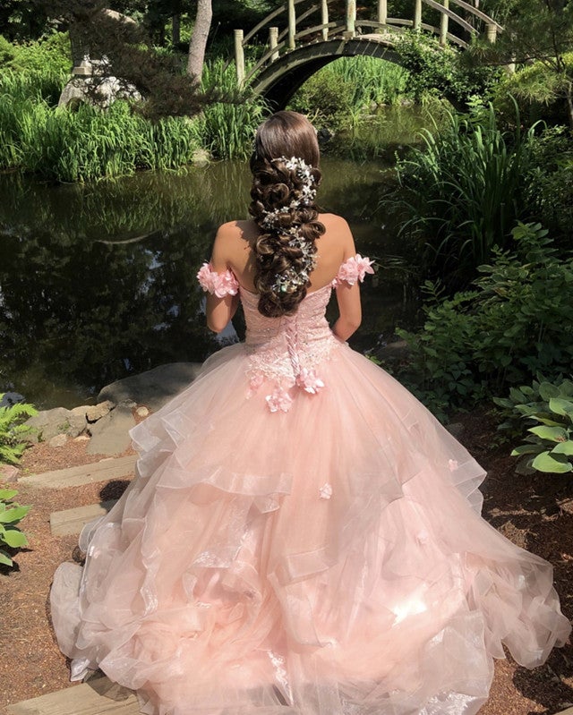 Off The Shoulder Organza Ball Gowns Sweetheart Quinceanera Dresses Lace Applique