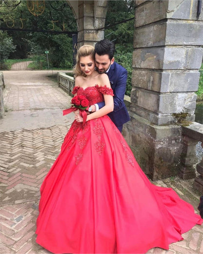 Off-the-shoulder Red Satin Ball Gowns Wedding Dresses Lace Beaded