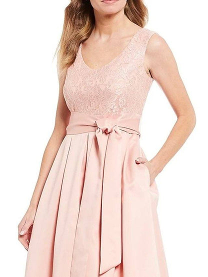 A-Line Mother of the Bride Dress Elegant V Neck Asymmetrical Lace Satin Sleeveless with Sash / Ribbon - RongMoon