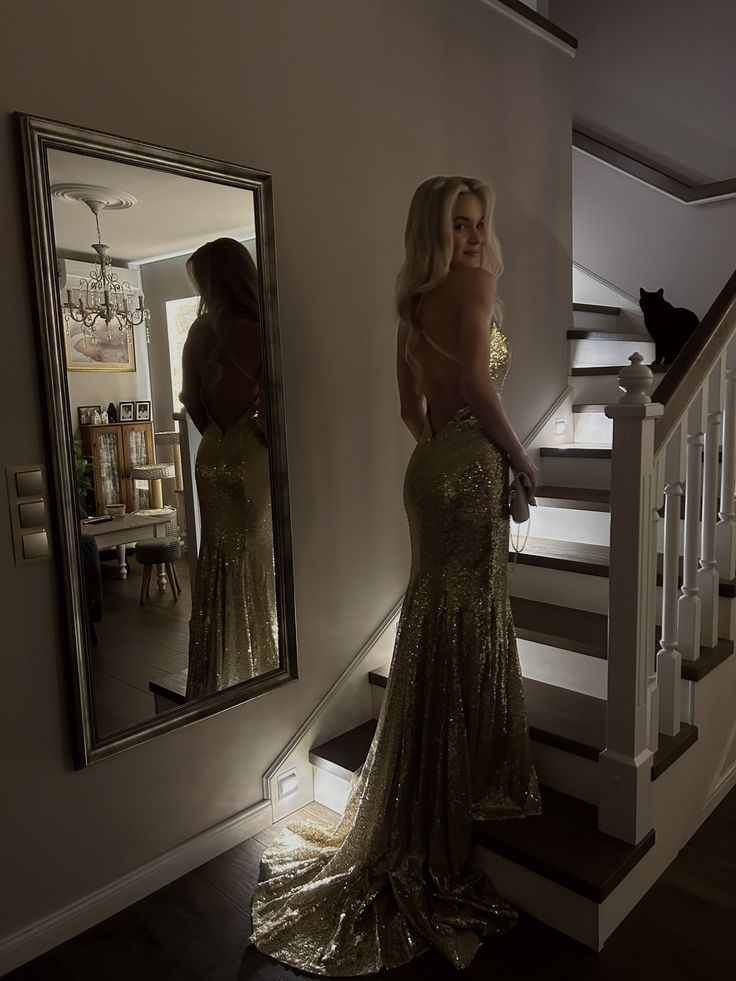 Gorgeous Gold Spaghetti Strap V-Neck Backless Lace-up Mermaid Sequin Train Prom Dress Evening Dress cc5615