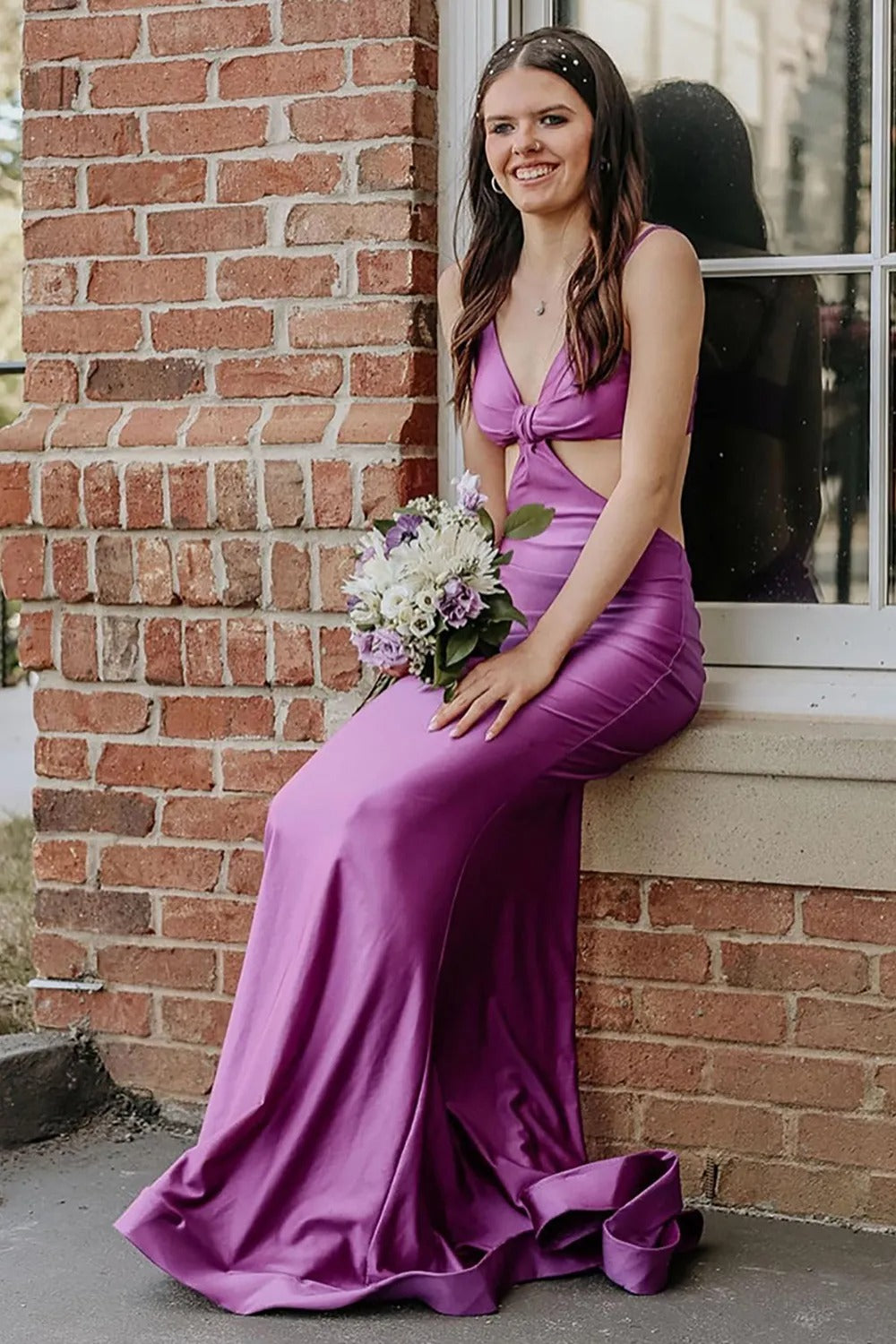 Elegant Red Mermaid Satin Spaghetti Straps Cut-out Long Prom Dress