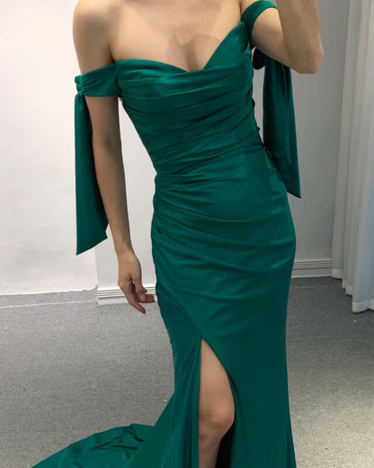Mermaid Pleated V-neck Slit Dress