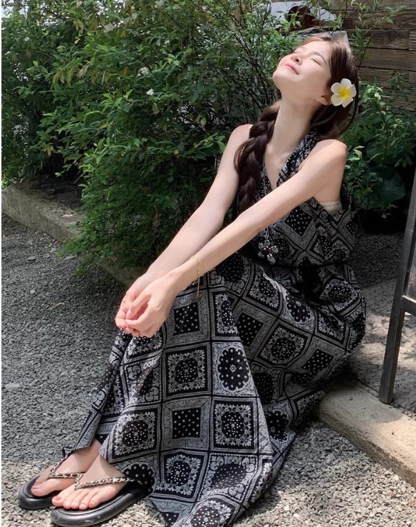 Vintage Fashion Black Floral Print Design Beach Holiday A-line Halter Dress HZ1024