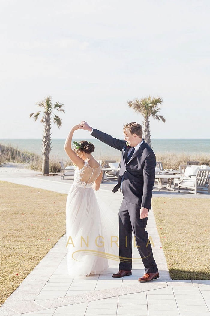 A-Line/Princess Sweep Train Lace Wedding Dress with Appliques Lace