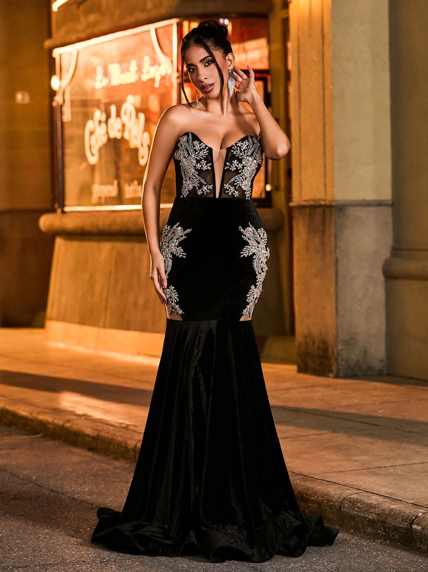 Radiant Rhinestone-Embellished Mermaid Prom Dress Black