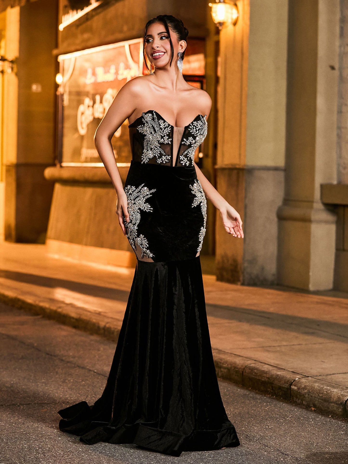 Radiant Rhinestone-Embellished Mermaid Prom Dress Black