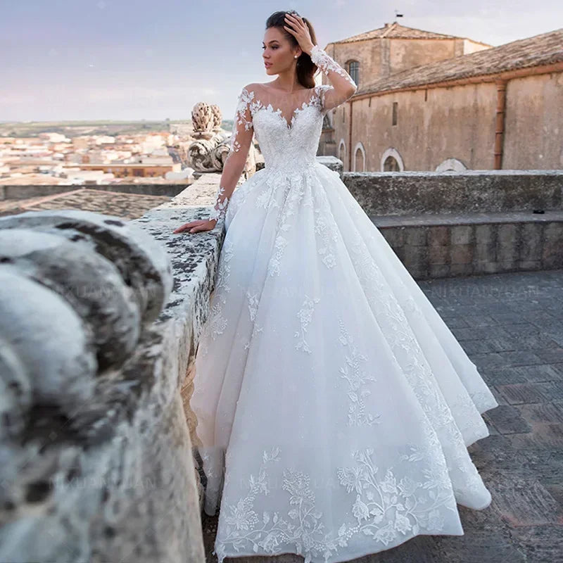 Luxury Wedding Dresses O-Neck A-Line Bridal Gowns Lace Appliques Long Sleeves