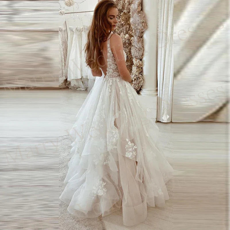 Modest Charming V Neck A Line Wedding Dresses Sleeveless Lace Appliques Princess Bride Gowns Backless