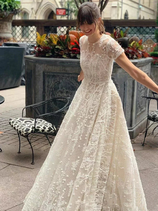 Bohemia Vintage Wedding Dresses O-Neck Short Sleeves Bridal Gowns Lace Appliques A-Line