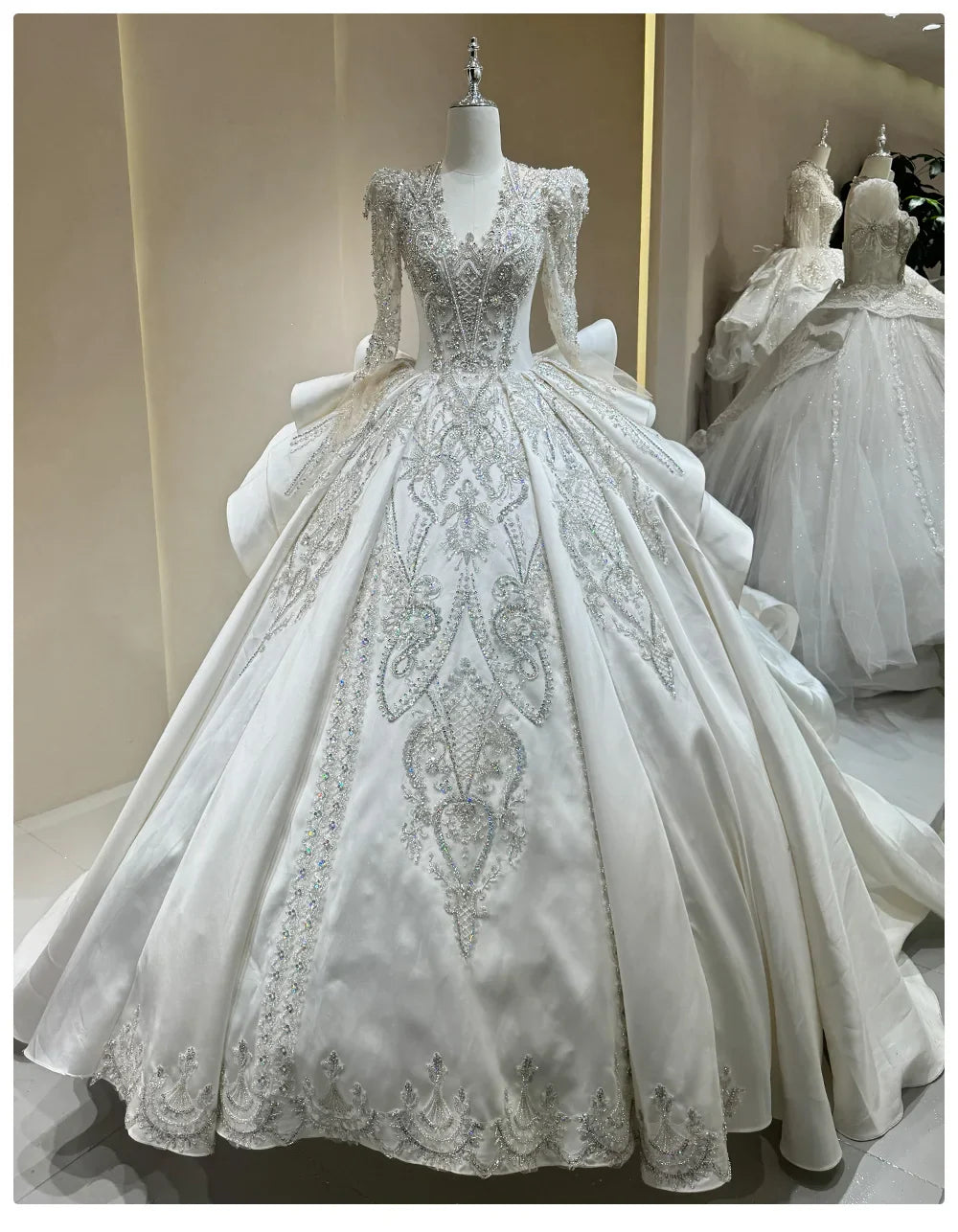 Luxurious Wedding Gown For Women Customized Satin Design