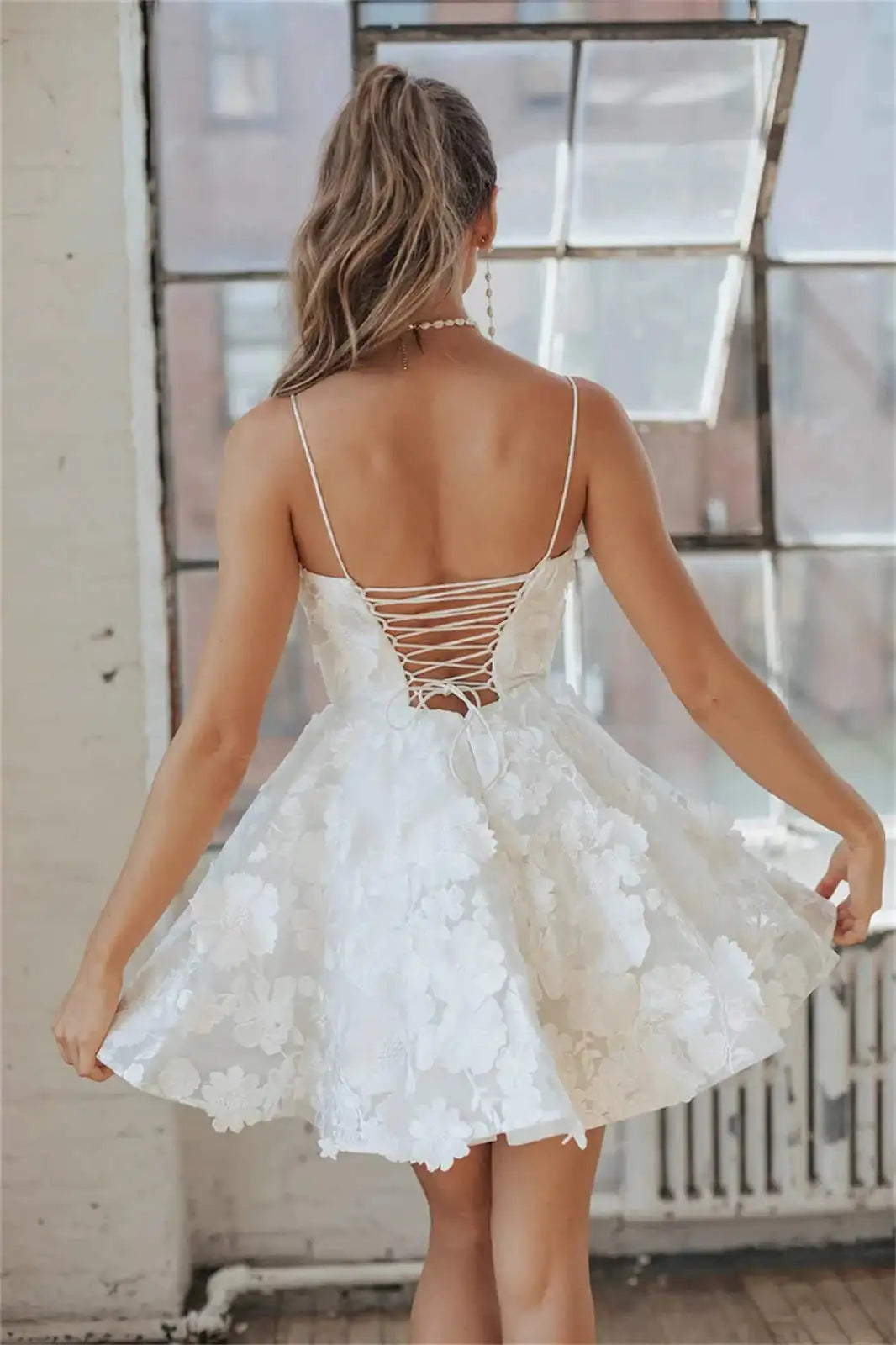 CLcaojun Lace Applique Short Wedding Dress A-line Mini Bridal