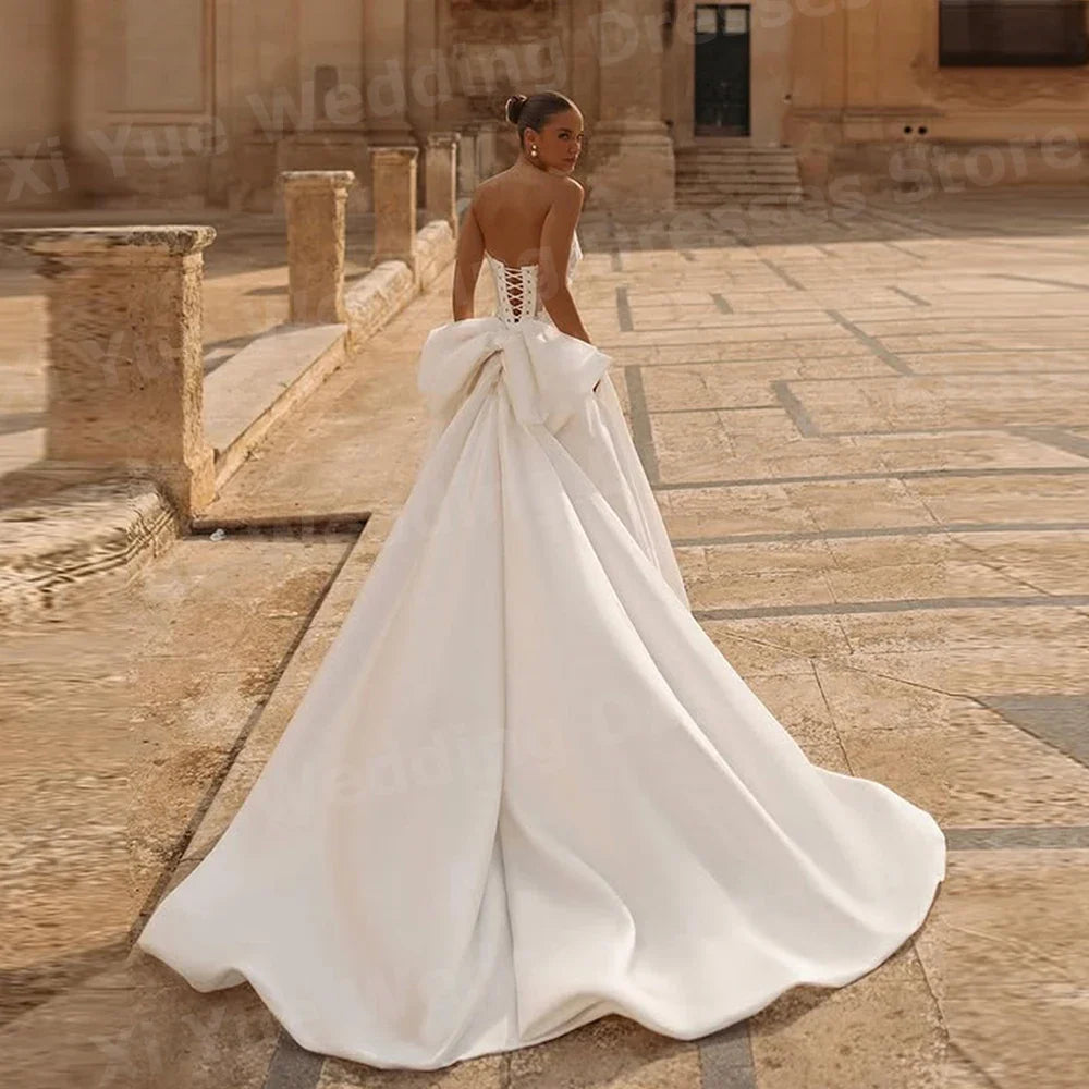 Graceful A Line Wedding Dresses Women Strapless Lace Appliques Gowns Backless Customized