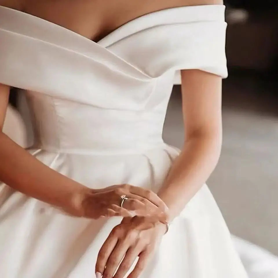 Customized Boat Neck Ball Gown Wedding Dress Off the Shoulder