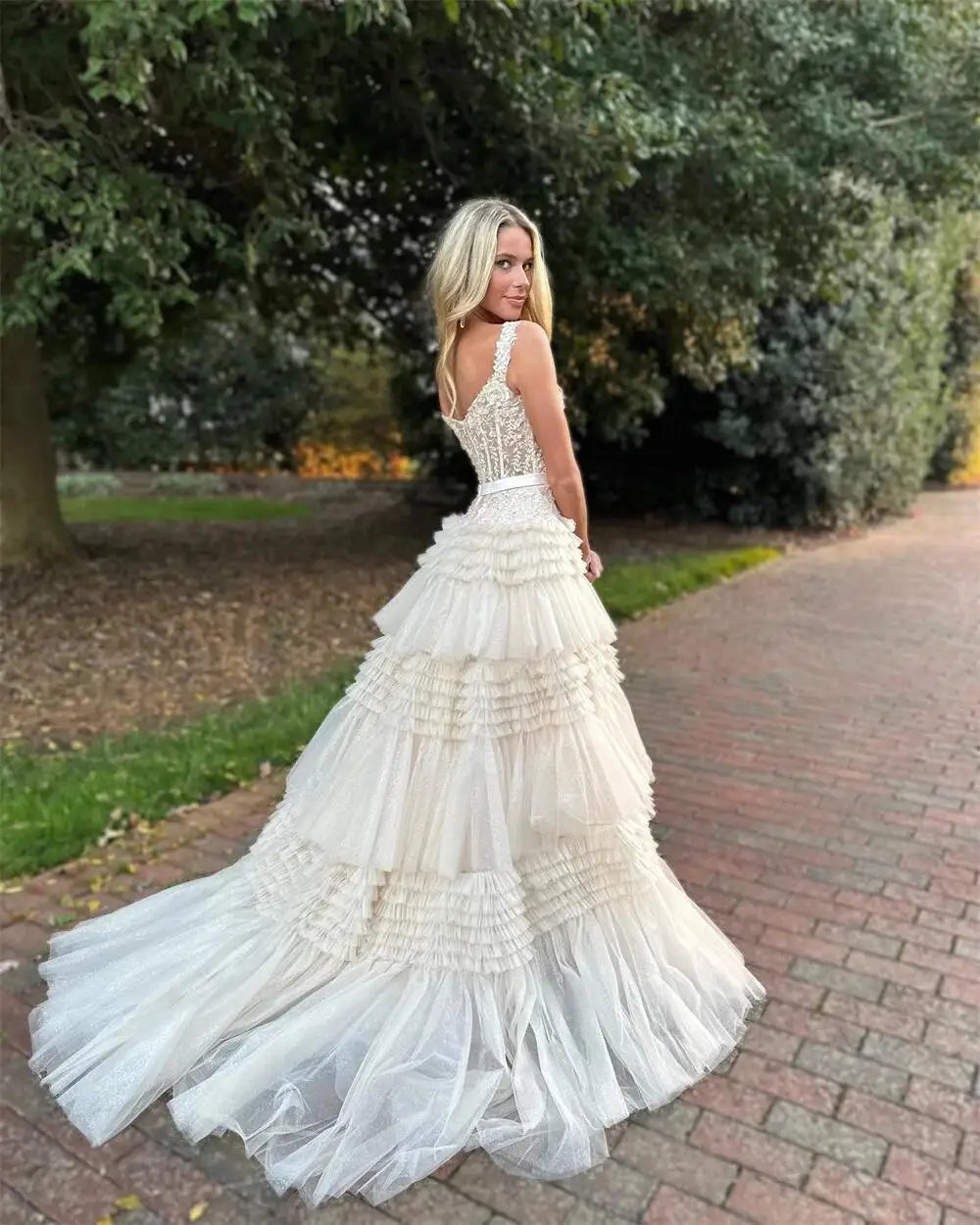 Customized Wedding Dresses Wrinkle V-neck Sleeveless Tulle Flowers