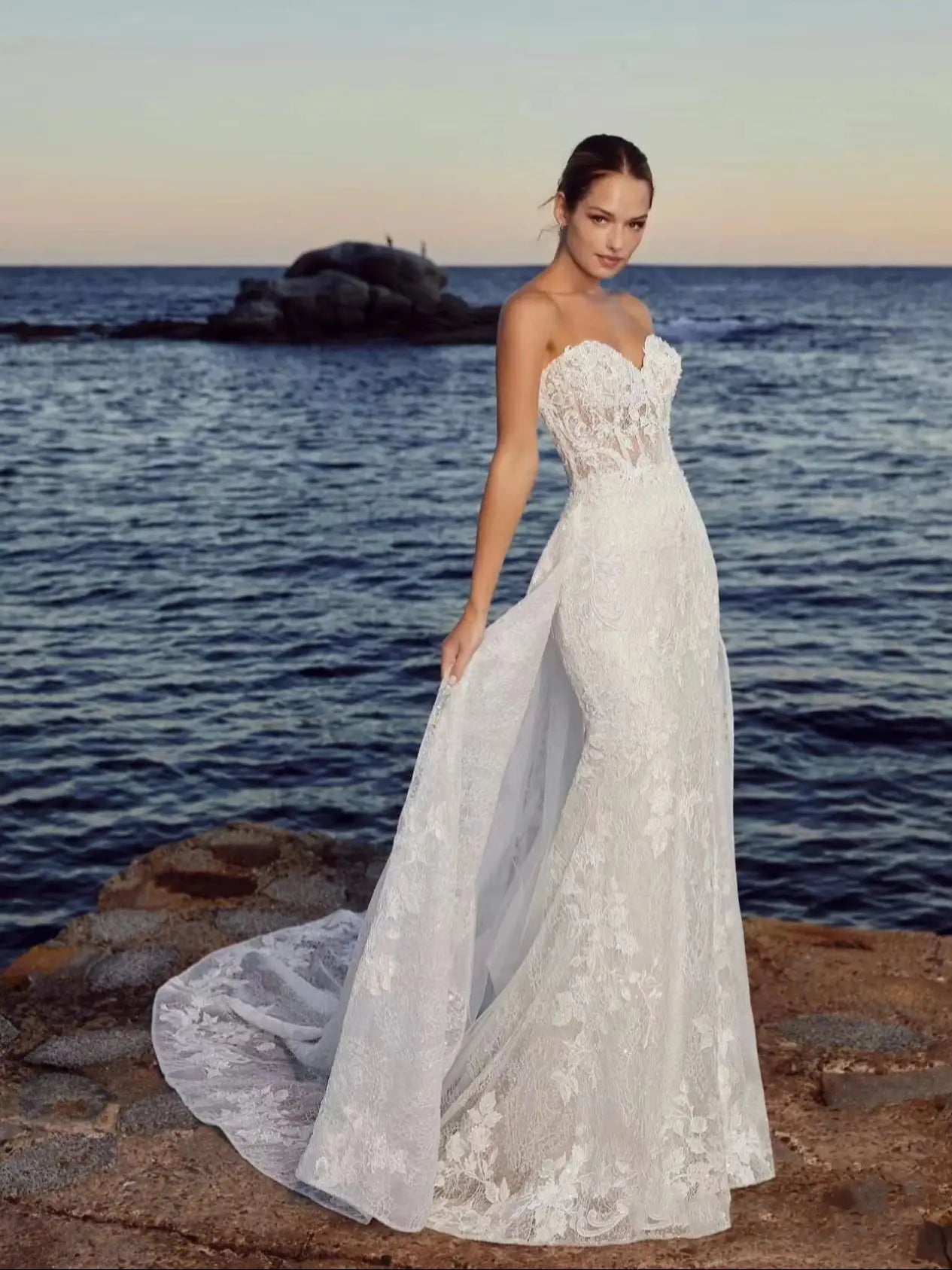 Beach Wedding Dresses With Detachable Train Sexy Bridal Gowns