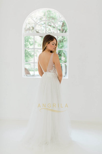 Bohemian Deep V-Neck Lace & Tulle Wedding Dresses