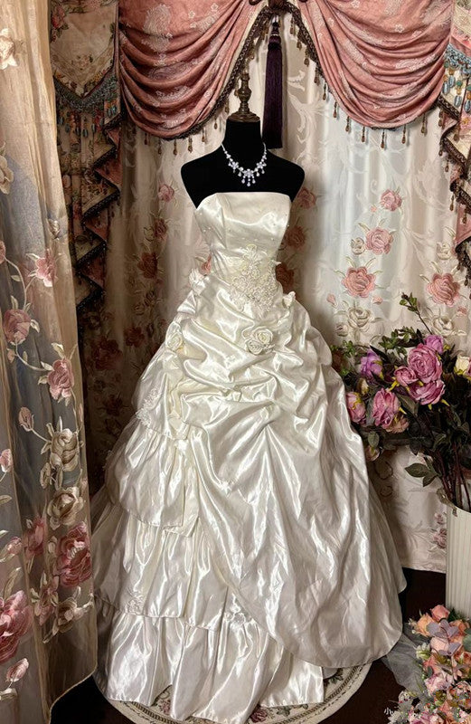 Simple Ball Gown Strapless Sleeveless Pleats White Satin Wedding Dress SD1365