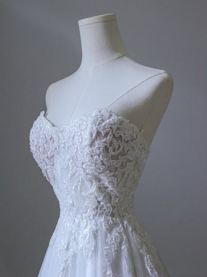 Timeless A Line Sweetheart Lace Tulle White Wedding Dresses Brides Dress SD2343
