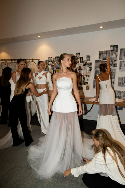 Simple Satin Tulle Strapless Boho Wedding Gown with Court Train Bridal Dress