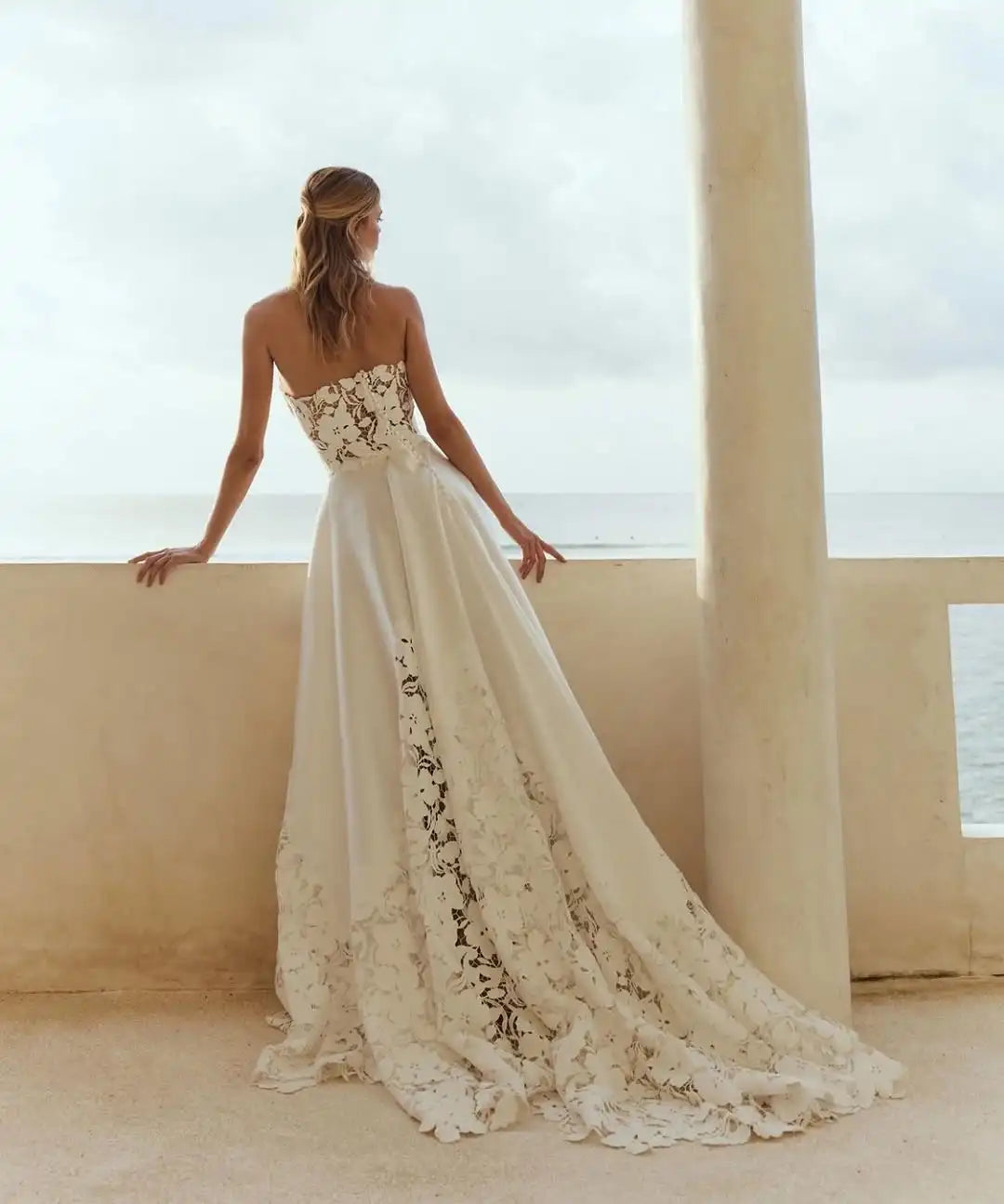 Customized Stunning Wedding Dresses See Through Bridal Gowns A Line Lace and Satin Collections