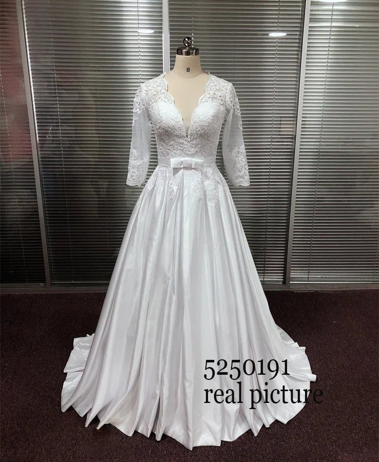 Arabic Women Wedding Gowns Luxury V-neck Satin Lace Dress