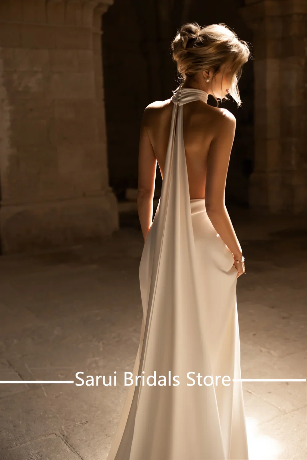 Halter Satin Sleeveless Deep V-Neck Wedding Dress Sexy Mermaid Backless Wedding Gown for Bridal