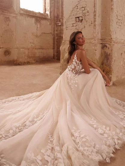 Boho V-neck Wedding Dresses Spaghetti Straps Tulle Gown