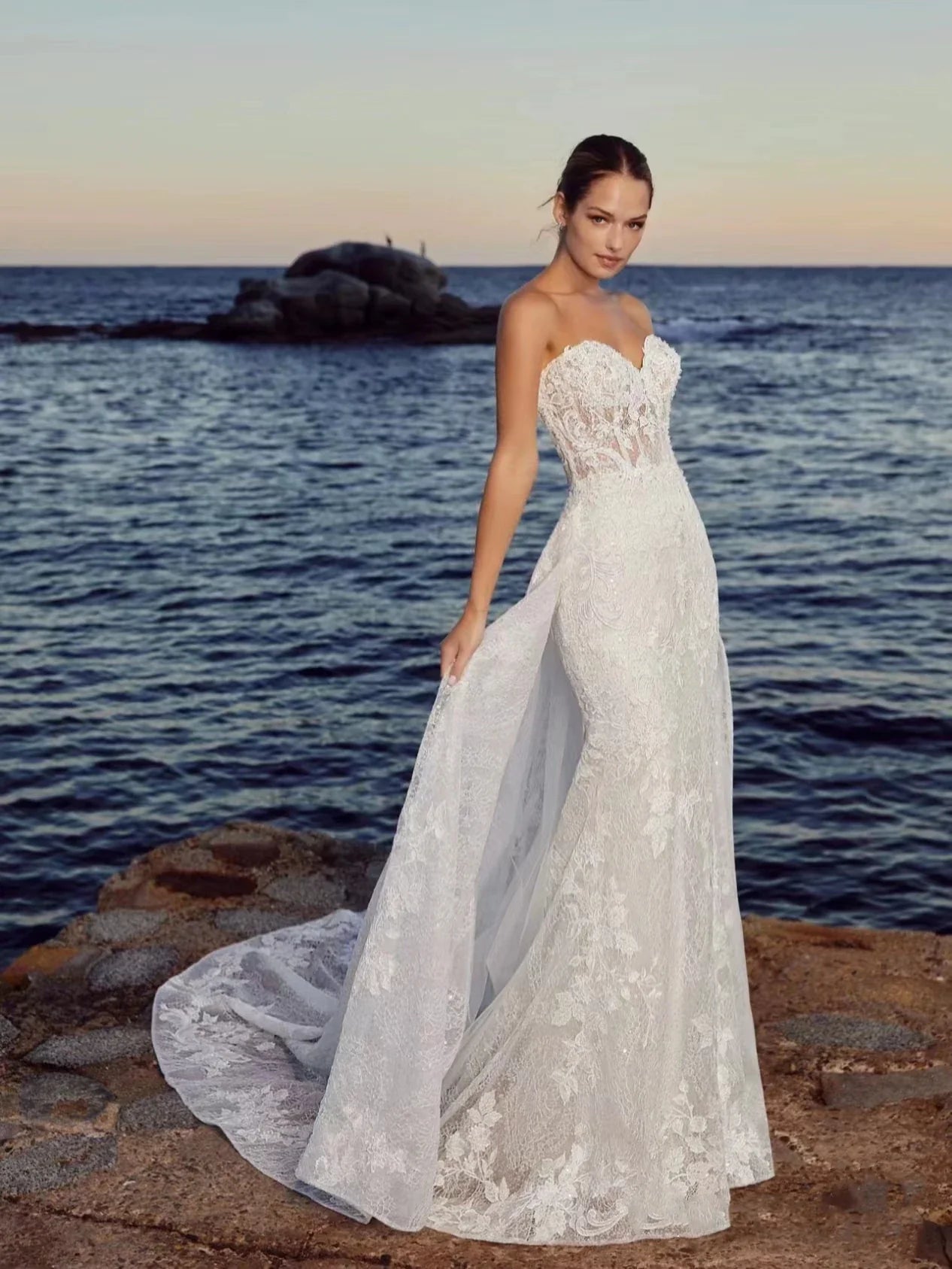 Beach Wedding Dresses With Detachable Train Sexy Bridal Gowns