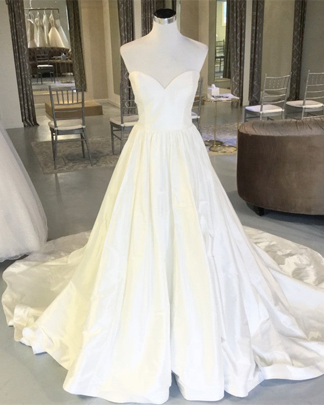 Strapless Sweetheart Chapel Train Taffeta Wedding Dresses Ball Gowns