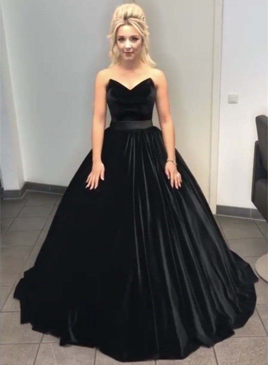 Strapless V-neck Bodice Corset Velvet Wedding Dresses Ball Gowns