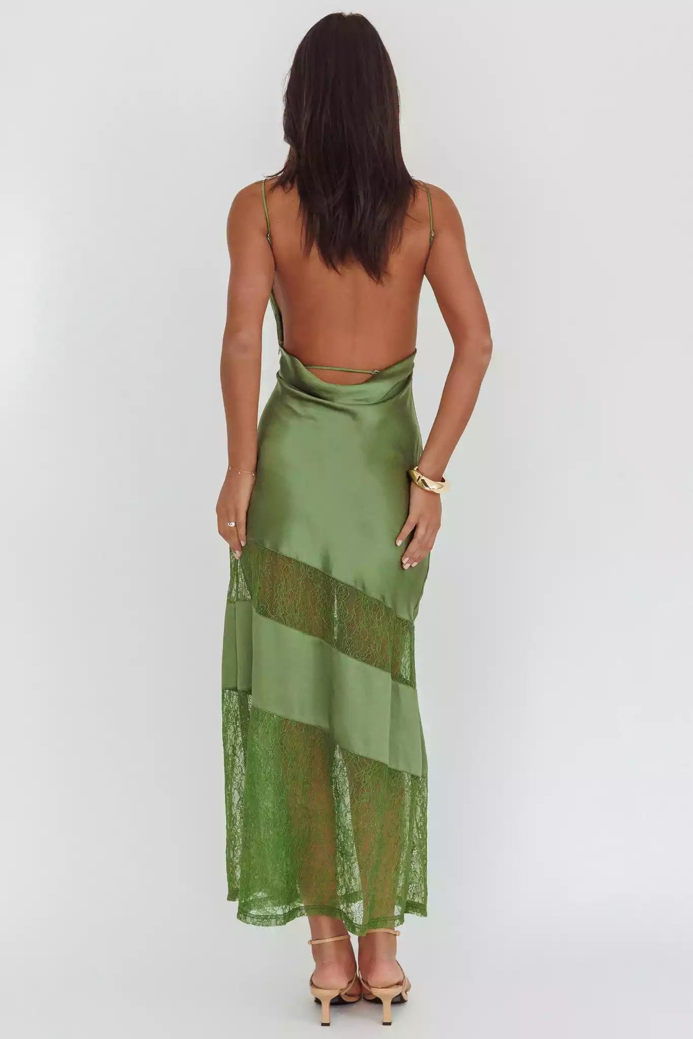 Stunning lace edge lining with zippered side straps and adjustable Prom Dresses