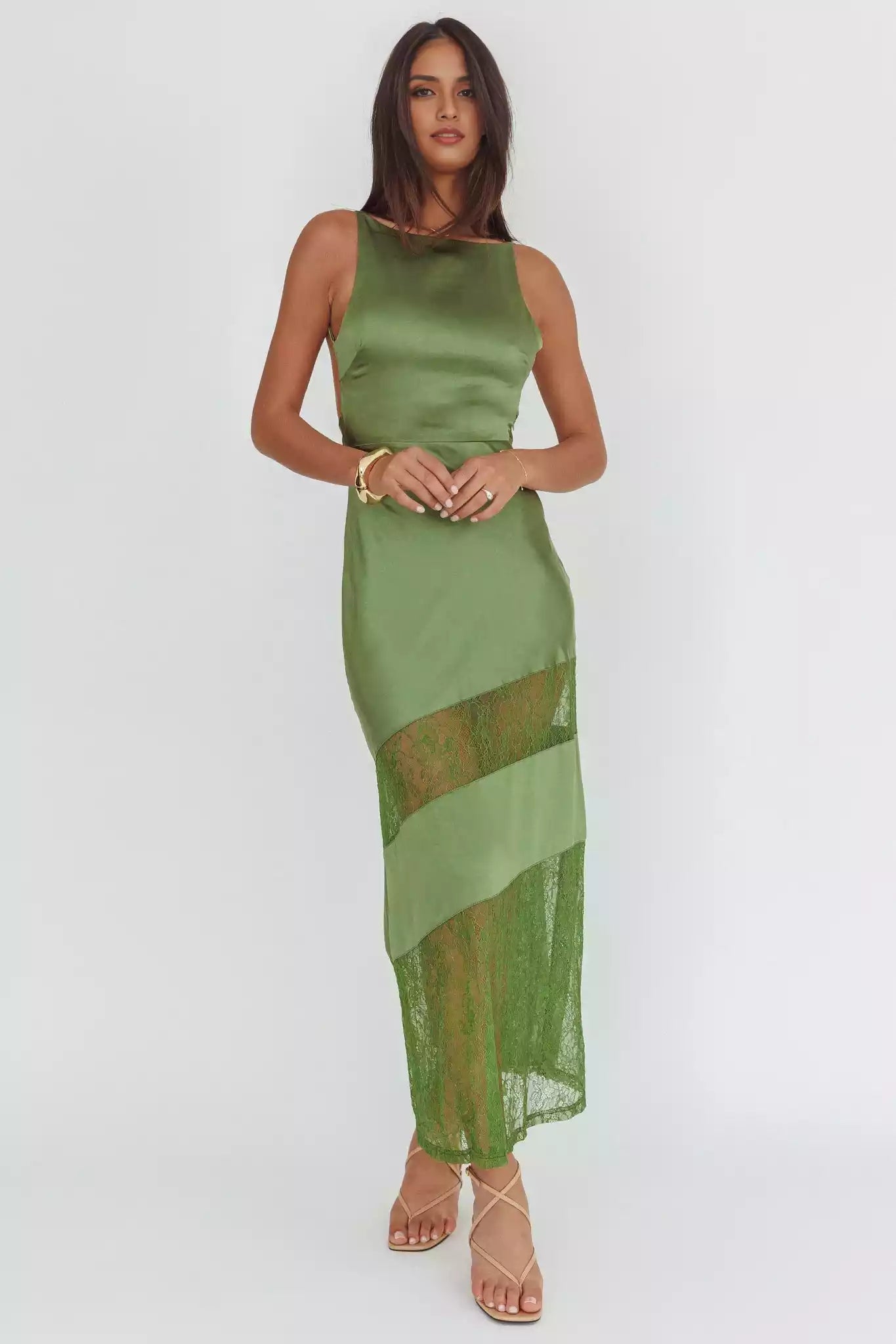 Stunning lace edge lining with zippered side straps and adjustable Prom Dresses