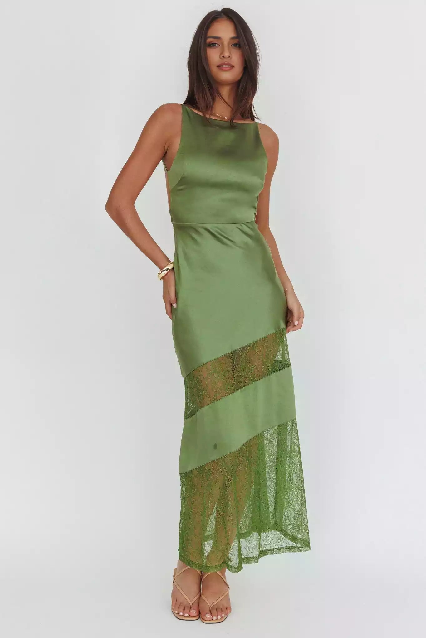 Stunning lace edge lining with zippered side straps and adjustable Prom Dresses