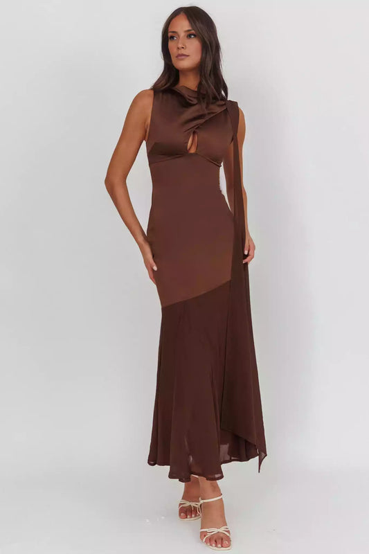 Stunning sleeveless lining with lock hole chest, hanging details, zipper on the back Prom Dresses
