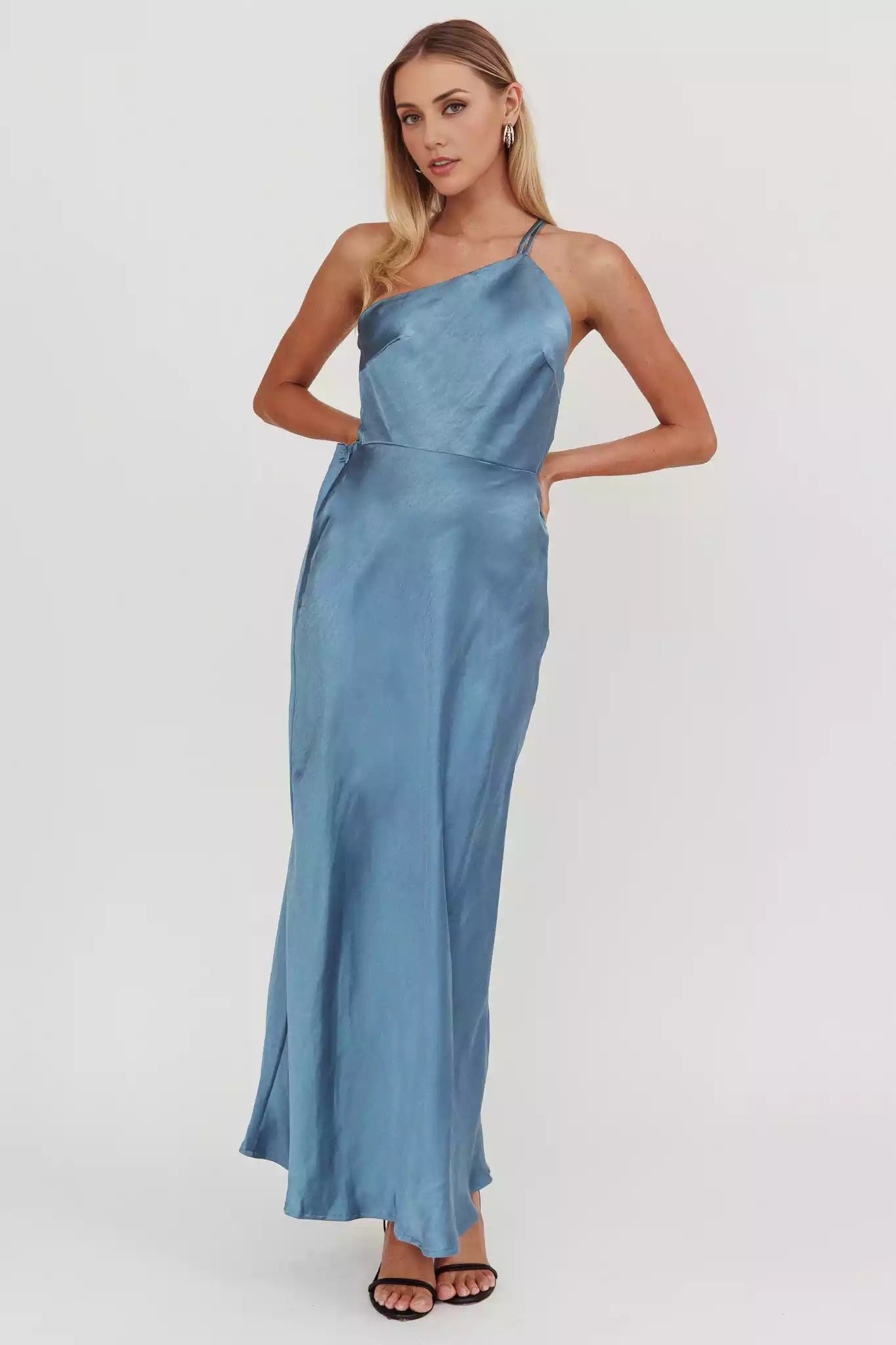 Stunning unlined shoulder strap with adjustable back panel and side zipper Prom Dresses