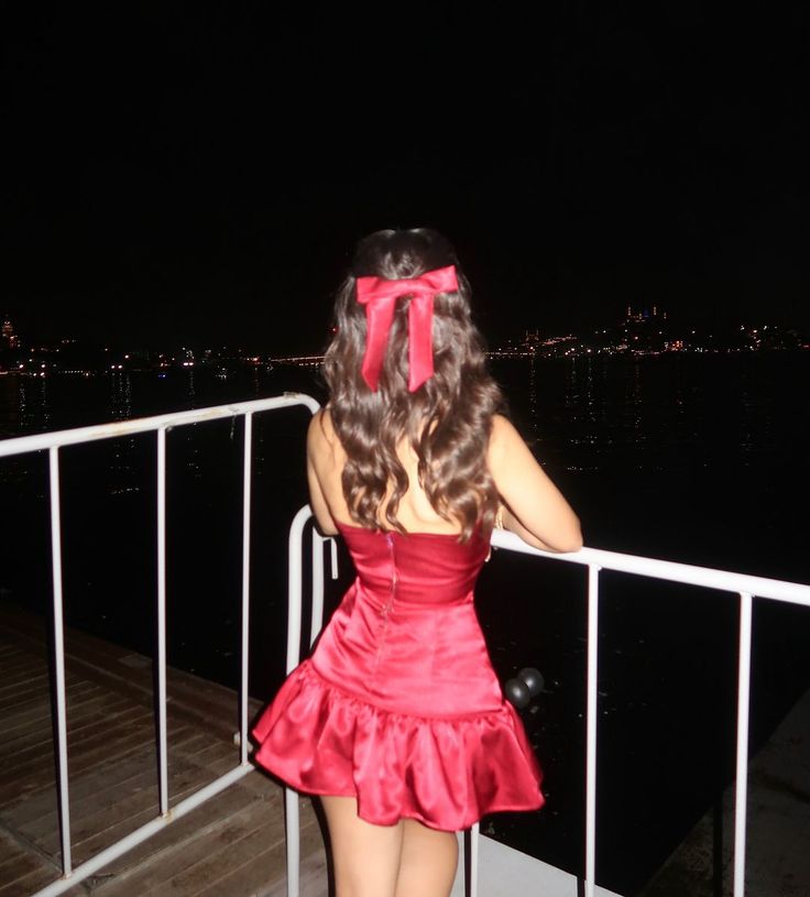 A-Line Halter V-Neck Satin Short Burgundy Birthday Party Dress Prom Dress HZ1024