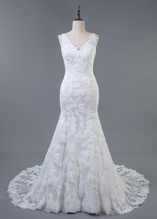 Trumpet/Mermaid Lace V-neck Sweep Train Wedding Dresses