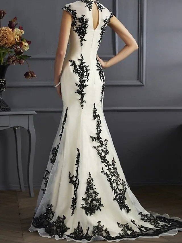A-Line Mother of the Bride Dress Elegant High Neck Sweep / Brush Train Lace Satin Tulle Short Sleeve with Appliques - RongMoon