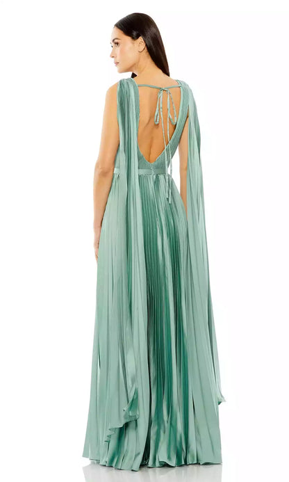 The classic and elegant long pleated sleeveless high neck A-line skirt makes a stunning appearance at Prom Dresses