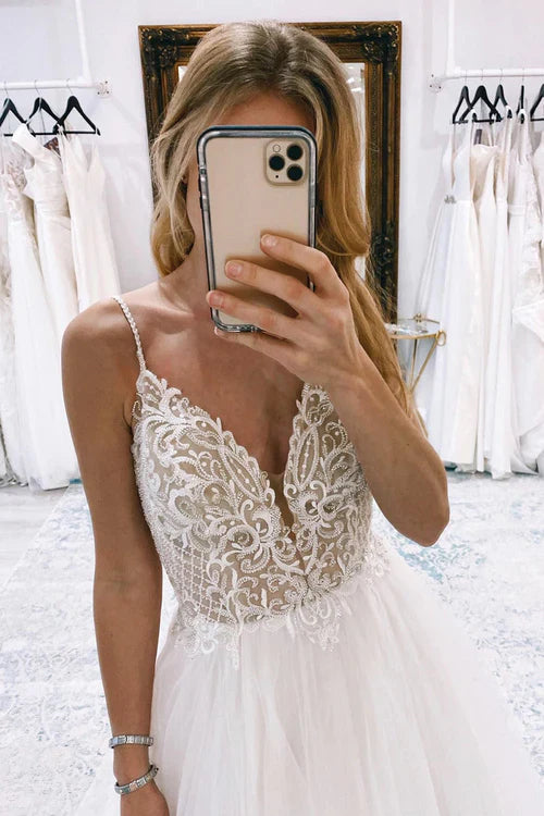 Aimishang Elegant Ivory A-Line Backless Tulle Long Wedding Dress with Appliques