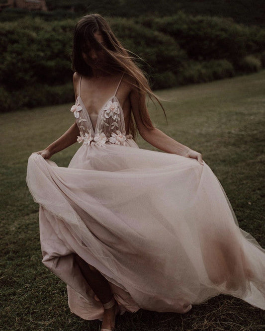 Beach Style Wedding Dresses Spaghetti Straps Tulle Backless