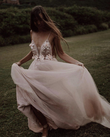 Beach Style Wedding Dresses Spaghetti Straps Tulle Backless