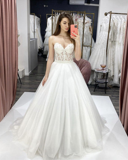 Lace Sweetheart Organza Wedding Dress With Cape Sleeves