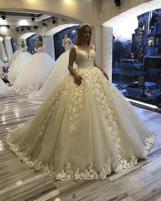 Spaghetti Straps Wedding Dress Ball Gown With 3D Floral Lace