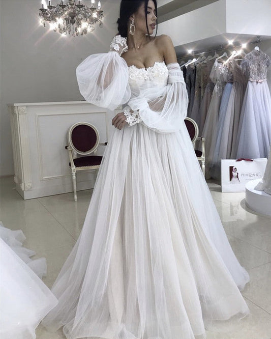 Tulle Wedding Dress Appliques Sweetheart Cold Sleeves