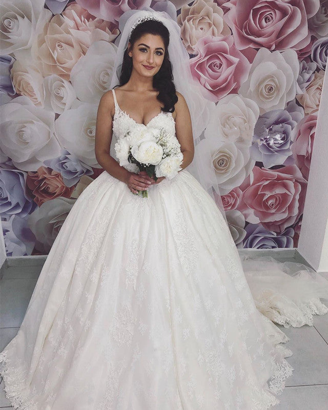 Vintage Lace Wedding Dress Ball Gown V Neck