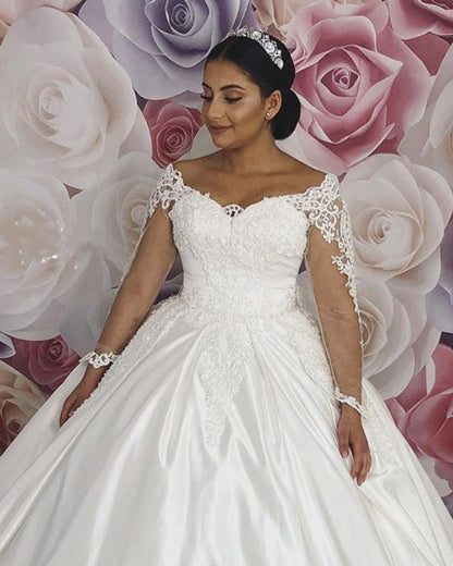 Long Sleeves Wedding Dress Appliques Ball Gown
