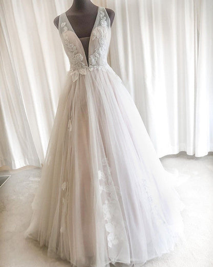 Tulle Wedding Dress Plunge Neck Appliques